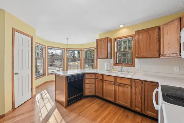 1261 Pond View LN, White Bear Twp, MN 55110