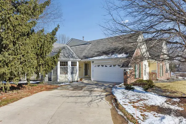 1261 Pond View LN, White Bear Twp, MN 55110