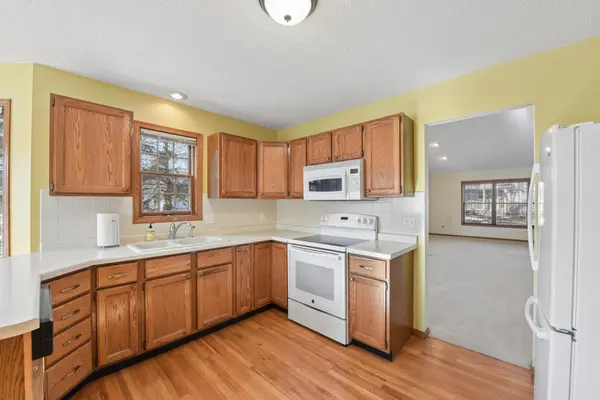 1261 Pond View LN, White Bear Twp, MN 55110