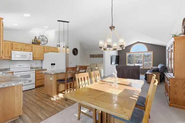 602 Summerfield CIR, Hudson, WI 54016