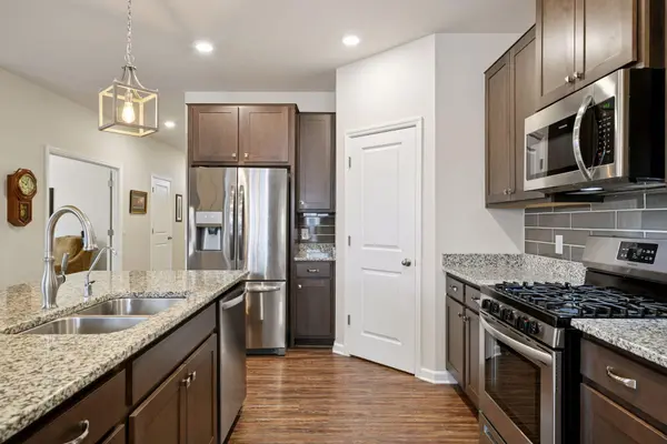 1900 Meridian Curve, Carver, MN 55315