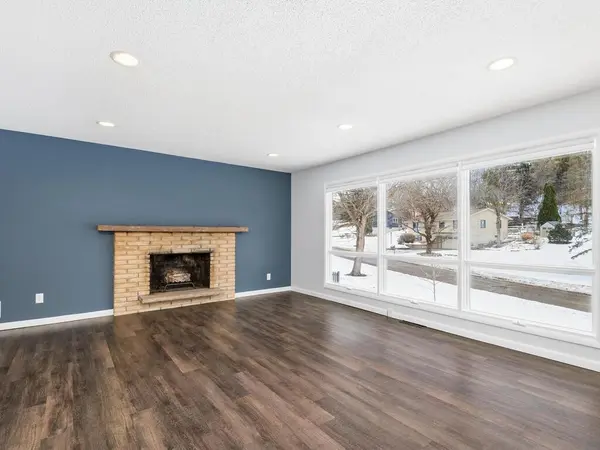 5912 Stoneybrook DR, Minnetonka, MN 55345