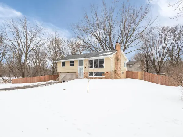 5912 Stoneybrook DR, Minnetonka, MN 55345