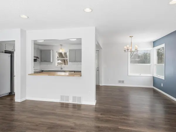 5912 Stoneybrook DR, Minnetonka, MN 55345