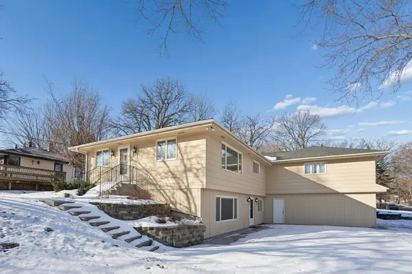 11 Willow DR SW, Saint Michael, MN 55376