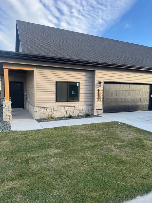 4176 Arthur DR S, Fargo, ND 58104