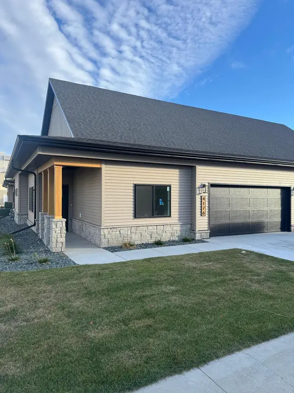4176 Arthur DR S, Fargo, ND 58104