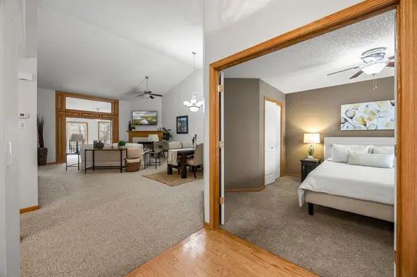 17498 Deerfield DR SE, Prior Lake, MN 55372