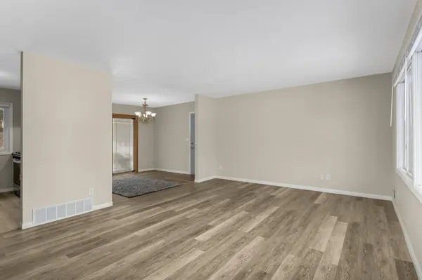3958 Riverton AVE, Eagan, MN 55122