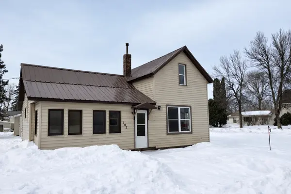 102 Robert ST S, Clarissa, MN 56440