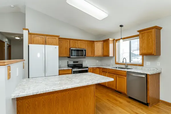 902 Berg BLVD SE, Stewartville, MN 55976