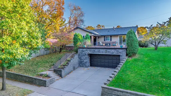 2 Belvidere ST E, Saint Paul, MN 55107