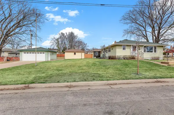 1955 Idaho AVE E, Saint Paul, MN 55119