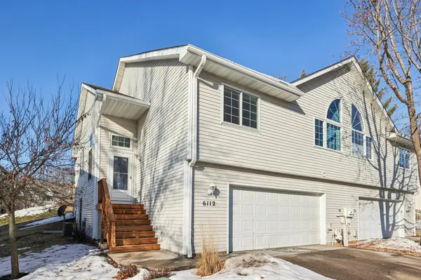 6112 Creek Line DR, Minnetonka, MN 55345