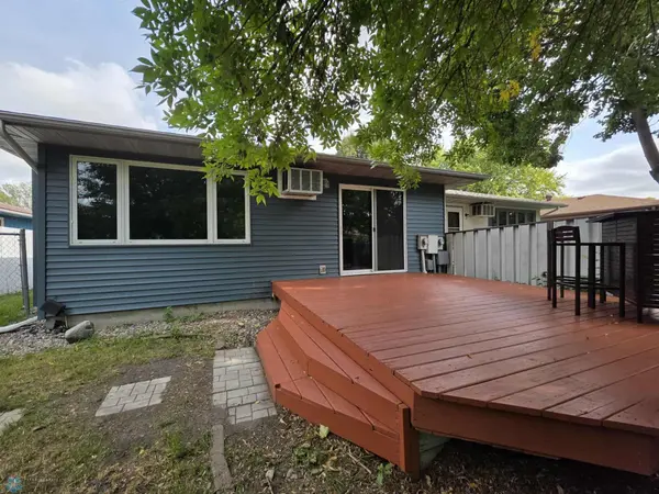 2411 Country Club Pkwy, Moorhead, MN 56560