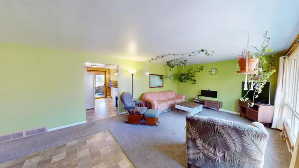 1606 Frank Hall DR, Albert Lea, MN 56007