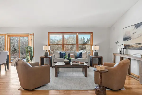 21820 Aztec ST NW, Oak Grove, MN 55303