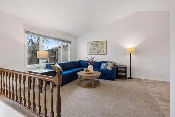 9844 Cavell CIR, Bloomington, MN 55438