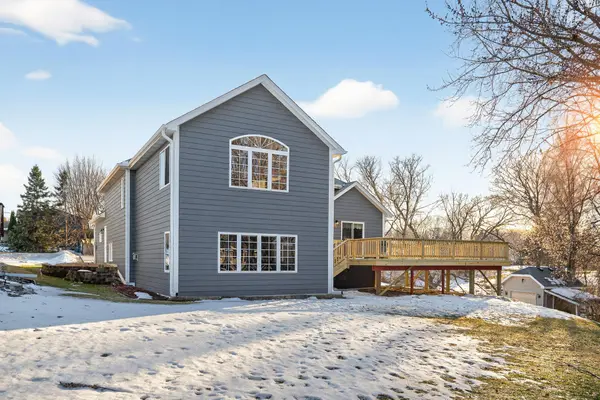 2539 Highwood AVE E, Maplewood, MN 55119