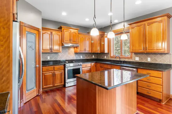 4445 Fallgold Pkwy N, Brooklyn Park, MN 55443