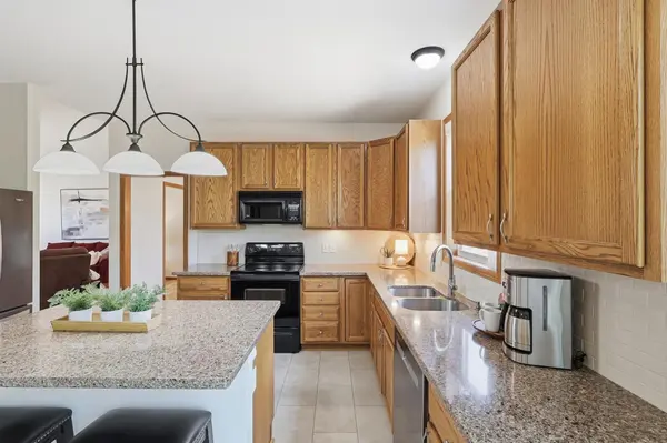 3420 N View Bay, Woodbury, MN 55125