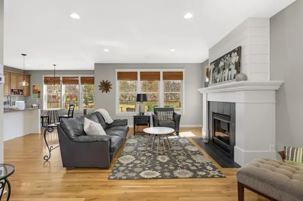 15782 Cobblestone Lake Pkwy, Apple Valley, MN 55124
