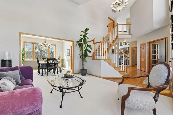 3142 Bavaria Hills TRL, Chaska, MN 55318
