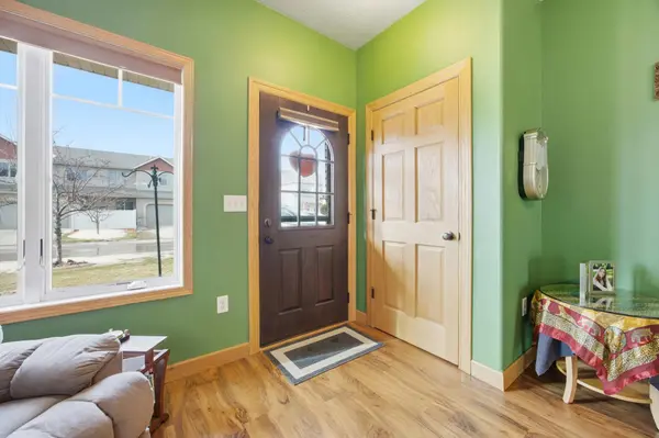 430 19th AVE W #A, West Fargo, ND 58078
