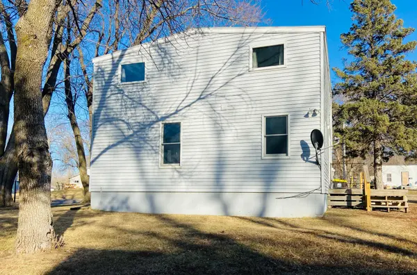 1168 Prospect AVE, Windom, MN 56101