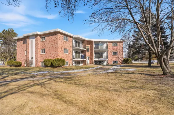 1150 Dellwood ST S #103, Cambridge, MN 55008
