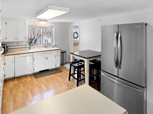 2864 Aglen ST, Roseville, MN 55113