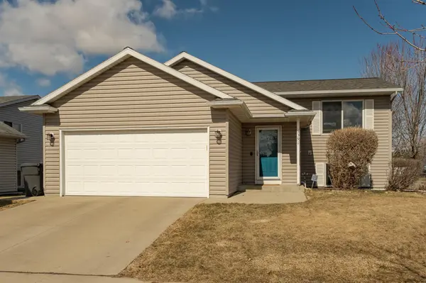 5391 Castleview DR NW, Rochester, MN 55901