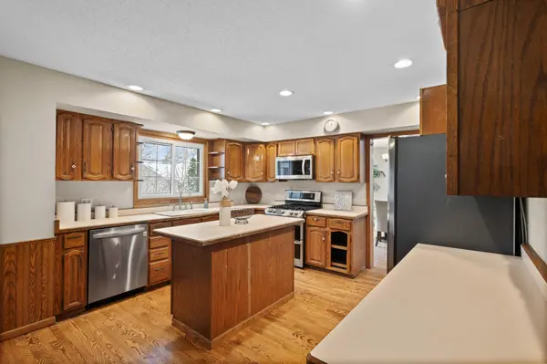 9882 Upper 173rd CT W, Lakeville, MN 55044
