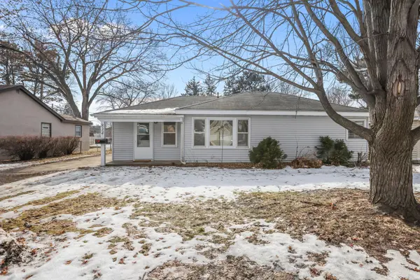 834 Brisbin ST, Anoka, MN 55303