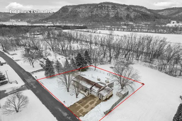1575 N Hillview DR, Buffalo City, WI 54622