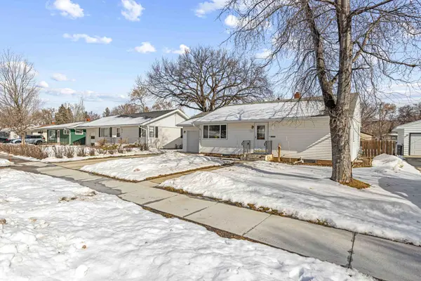 1722 15th ST S, Fargo, ND 58103