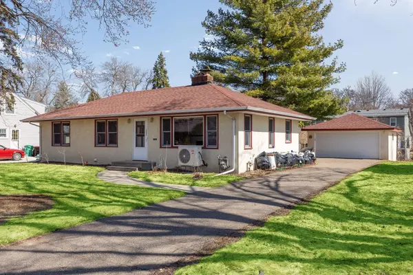 1892 Pascal ST, Falcon Heights, MN 55113