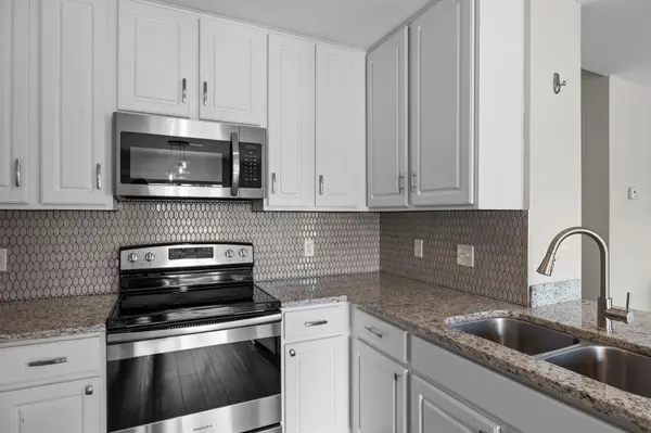 5056 Bluff Heights TRL SE, Prior Lake, MN 55372