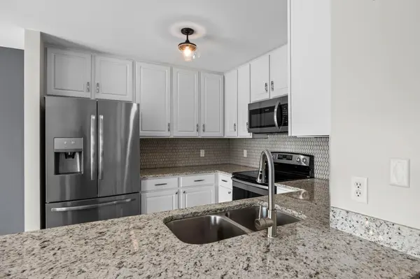 5056 Bluff Heights TRL SE, Prior Lake, MN 55372