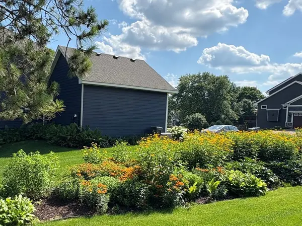 9315 Cold Stream LN, Eden Prairie, MN 55347