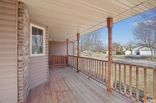 8895 Farmstead AVE, Monticello, MN 55362