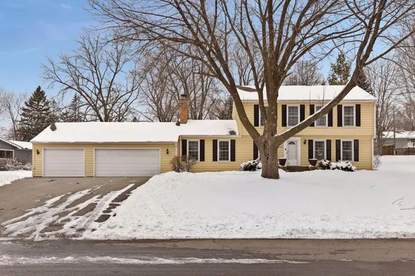 14116 Frontier LN, Burnsville, MN 55337