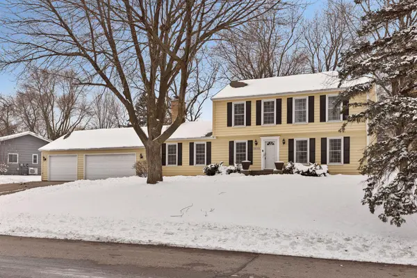 14116 Frontier LN, Burnsville, MN 55337