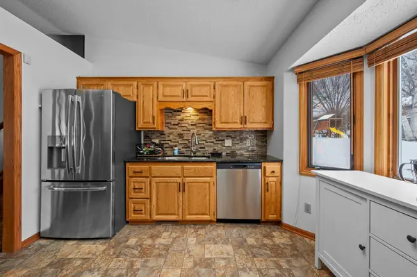 9246 Shenandoah LN N, Maple Grove, MN 55369