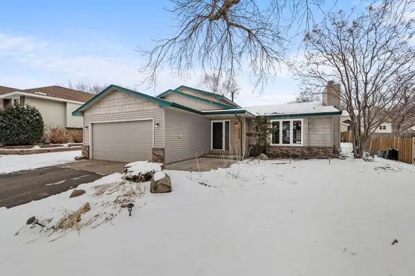 9246 Shenandoah LN N, Maple Grove, MN 55369