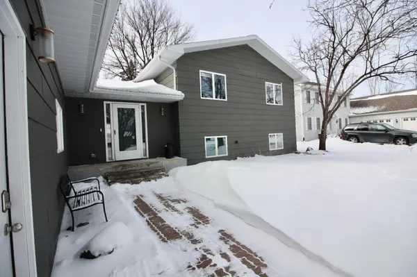 915 Hemlock CT, Breckenridge, MN 56520