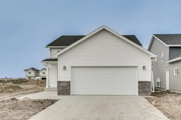 6737 32 ST S, Fargo, ND 58104