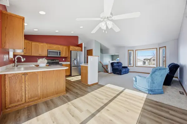 1037 39th AVE W, West Fargo, ND 58078