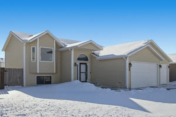 1037 39th AVE W,  West Fargo,  ND 58078