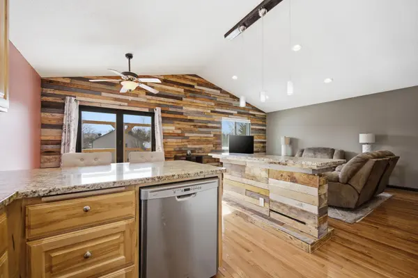 6121 Egg Lake RD N, Hugo, MN 55038